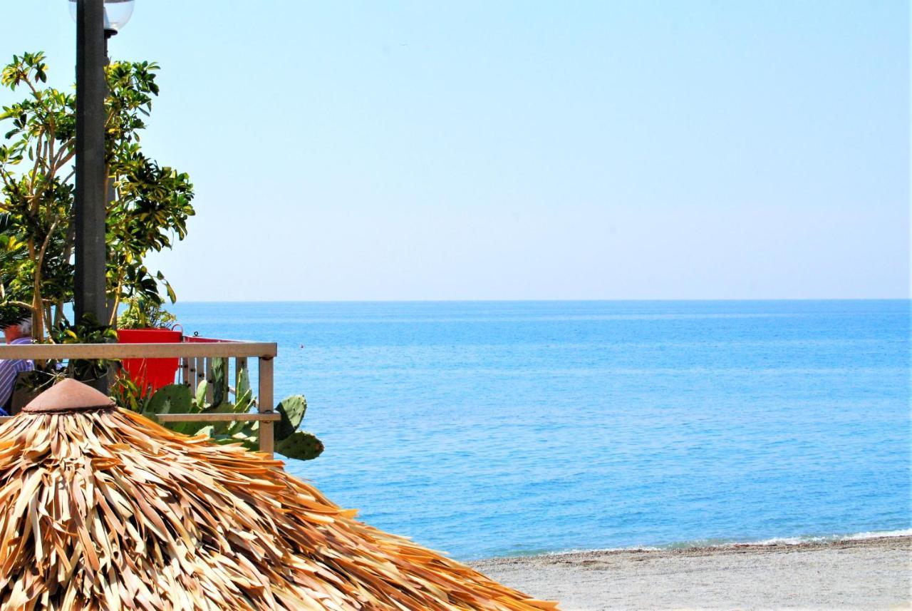 Tramonto Sul Mare - Sea Suite ซาโวนา ภายนอก รูปภาพ