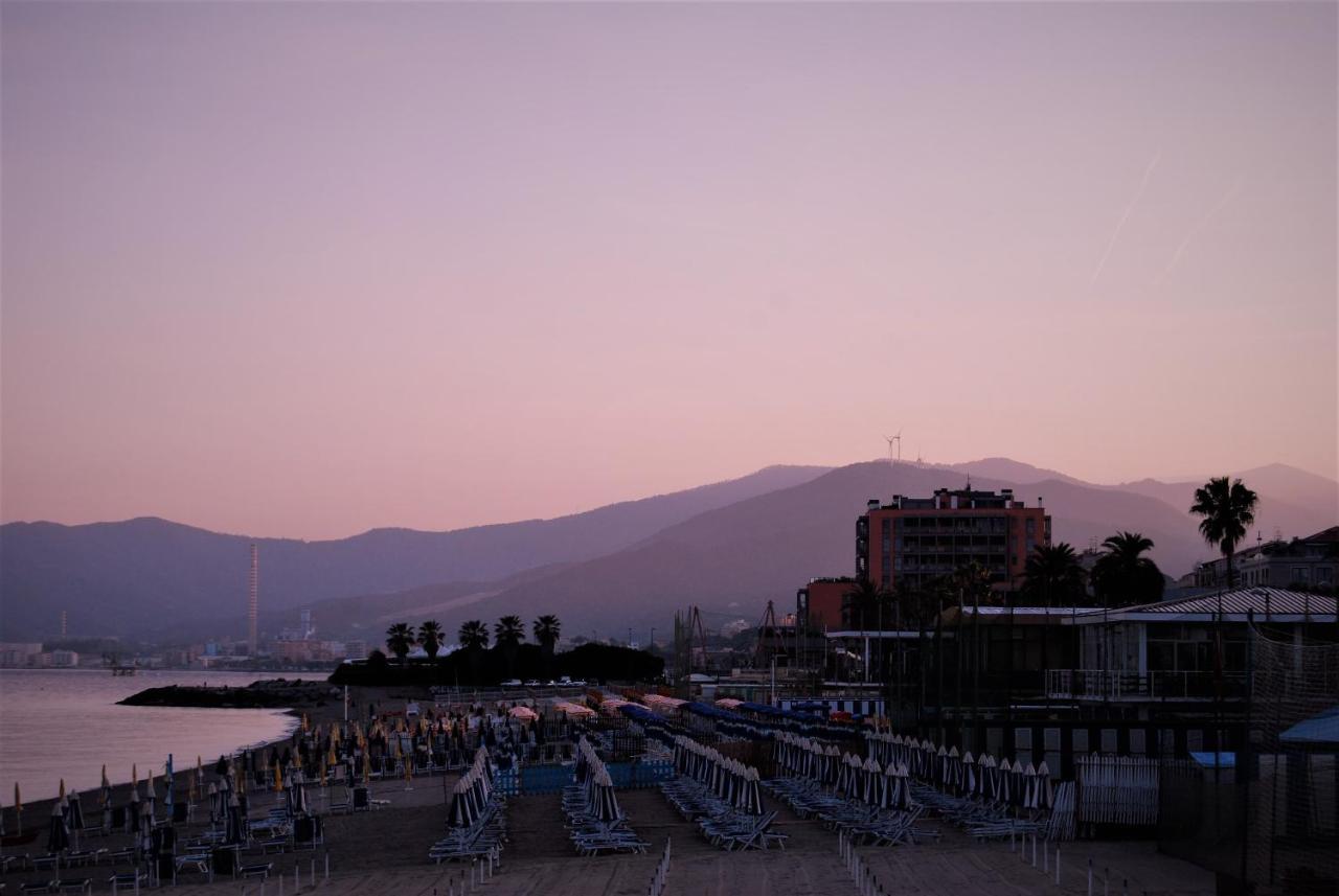 Tramonto Sul Mare - Sea Suite ซาโวนา ภายนอก รูปภาพ