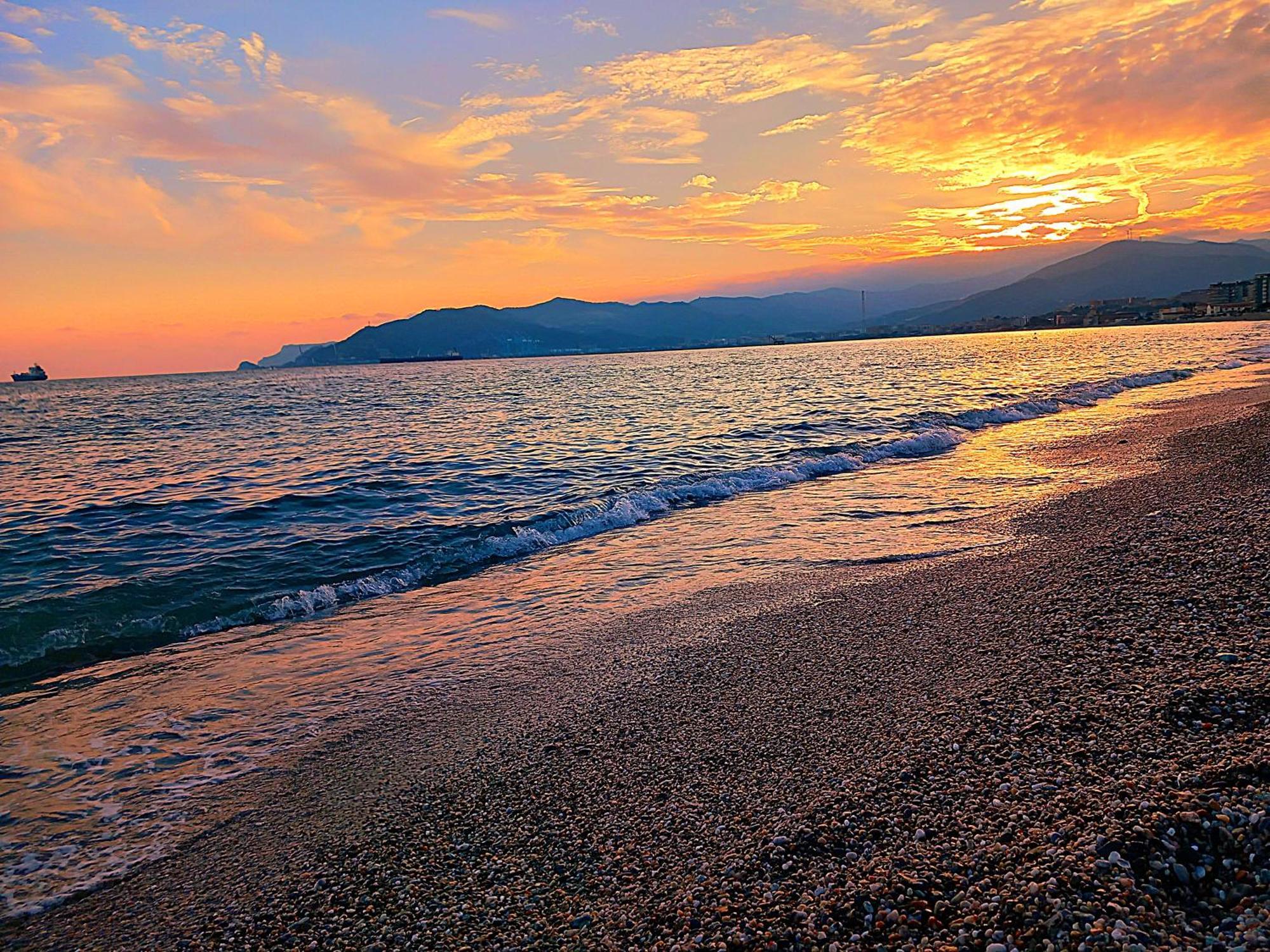 Tramonto Sul Mare - Sea Suite ซาโวนา ภายนอก รูปภาพ